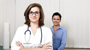 Lee más sobre el artículo Mujeres y Urología: 5 Razones para Visitar al Urólogo